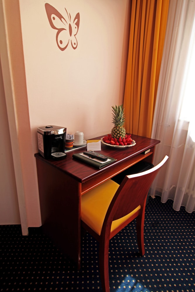 RESIDENZ HOTEL 38/48