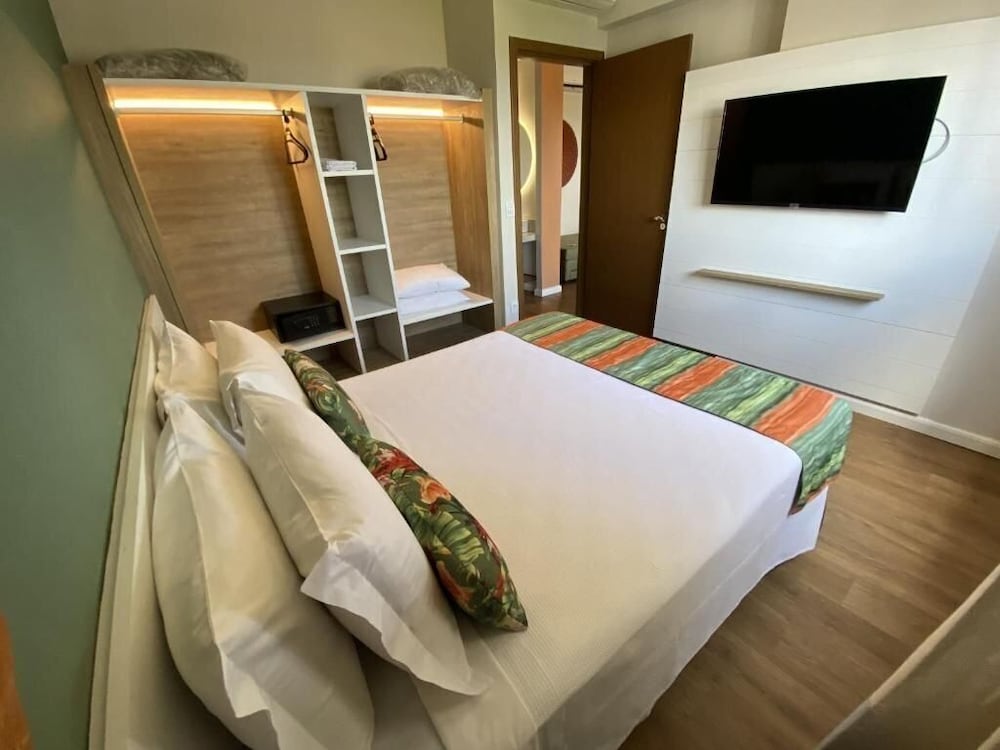 Hot Beach Suites 12/50