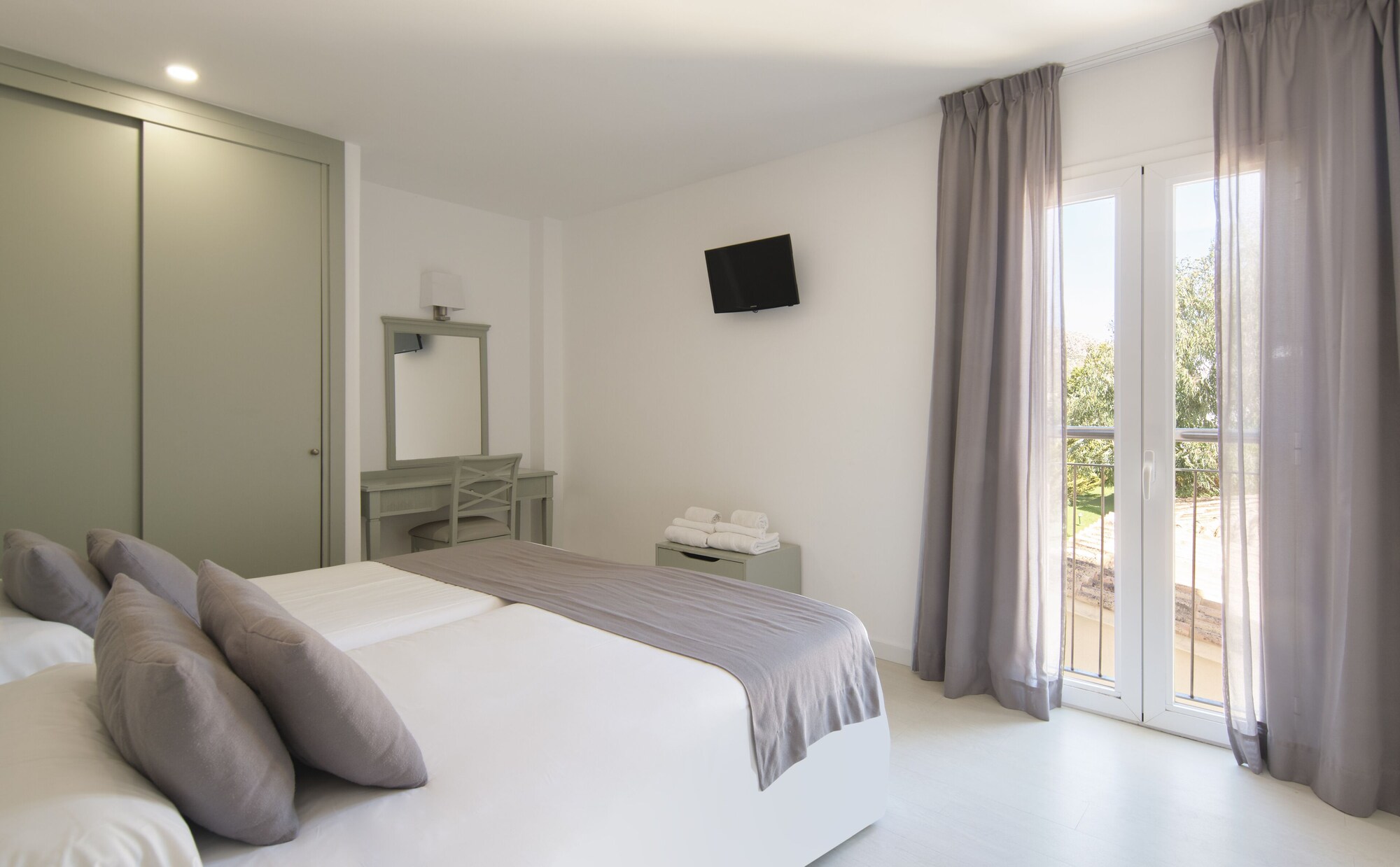 1 BEDROOM, PREMIUM, APARTMENT