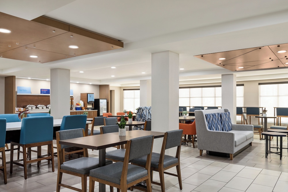 Holiday Inn Express Hotel And Suites Birmingham Irondale East 34/50