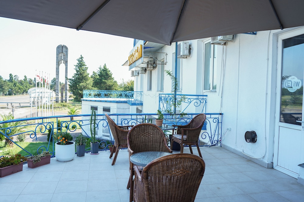 Europa Hotel 24/43