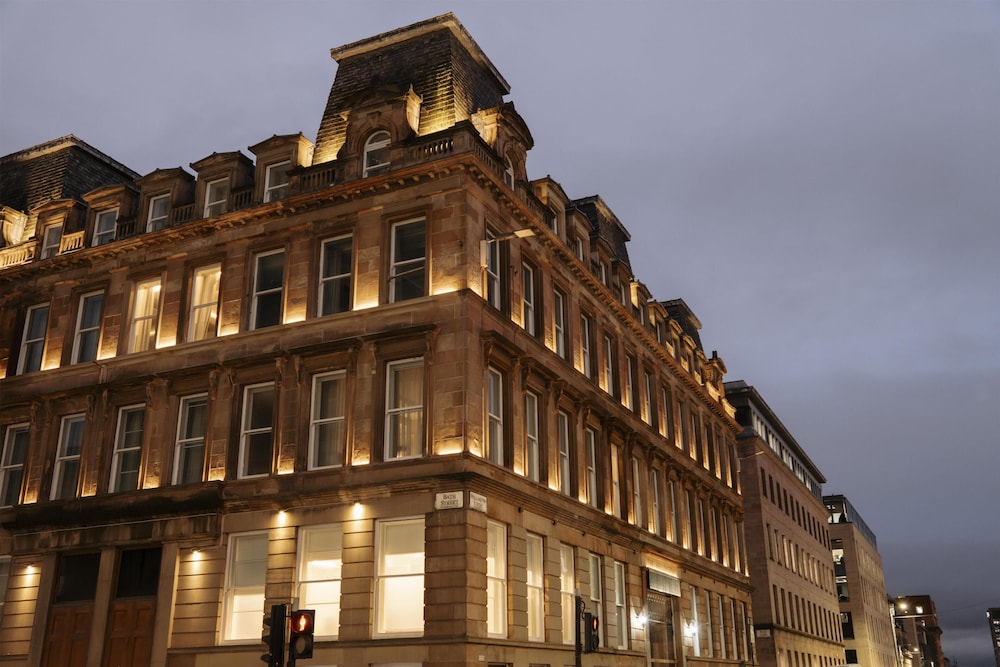 The Wellington Glasgow by Adina in GLASGOW
