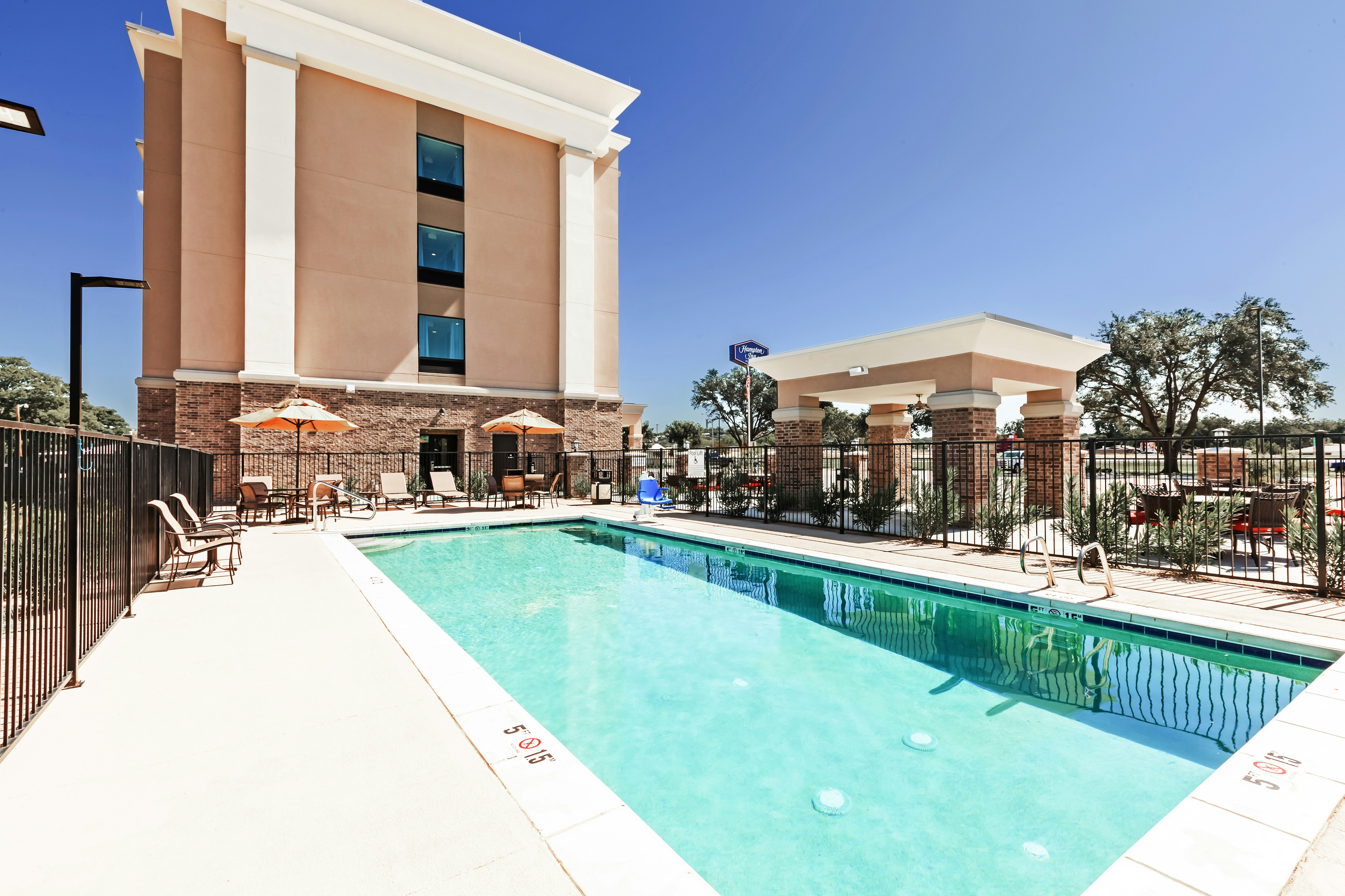 Hampton Inn Ozona 21/21