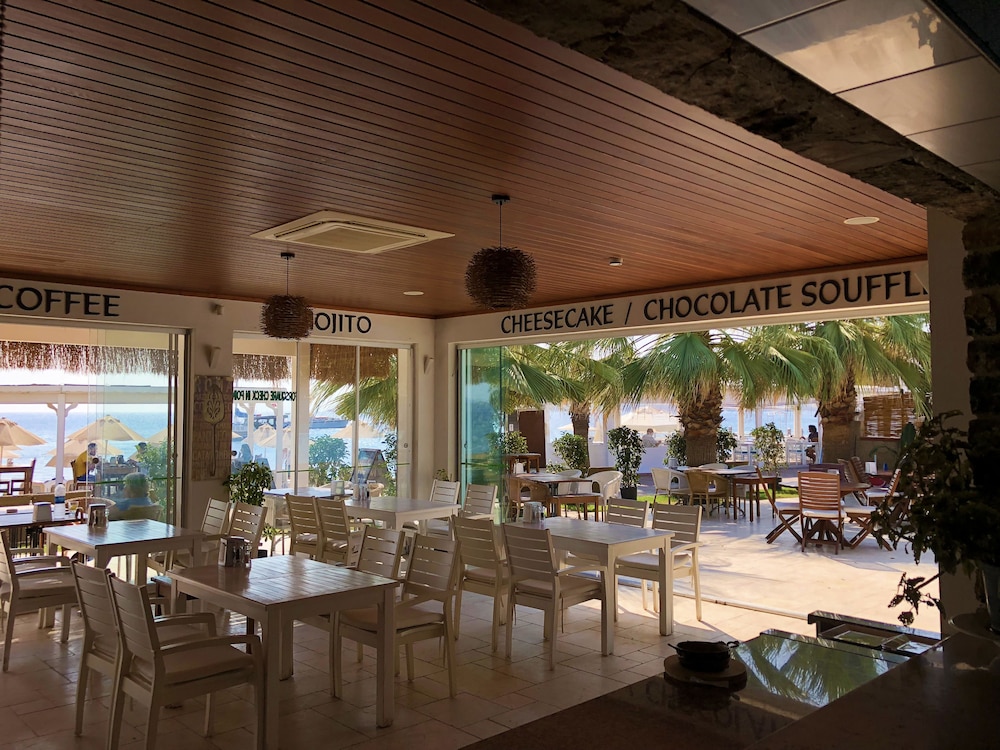 Zest Exclusive Hotel 38/50