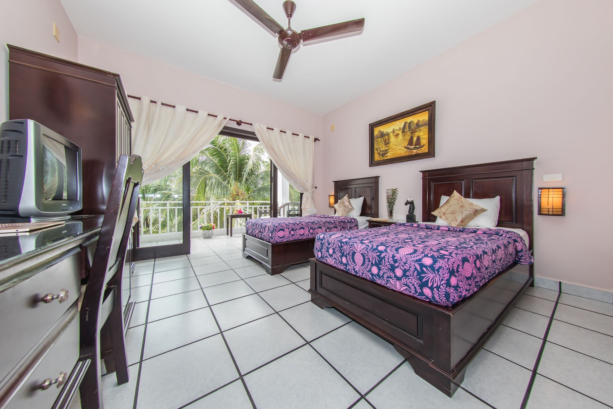 SUPERIOR, TWIN BEDS, GARDEN VIEW