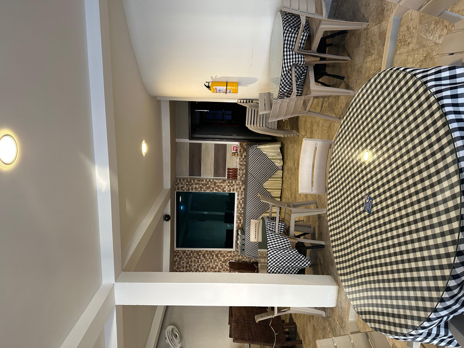 Island House Hotels 21/24