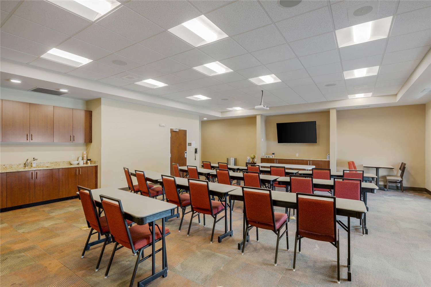 Comfort Suites Loveland 37/48