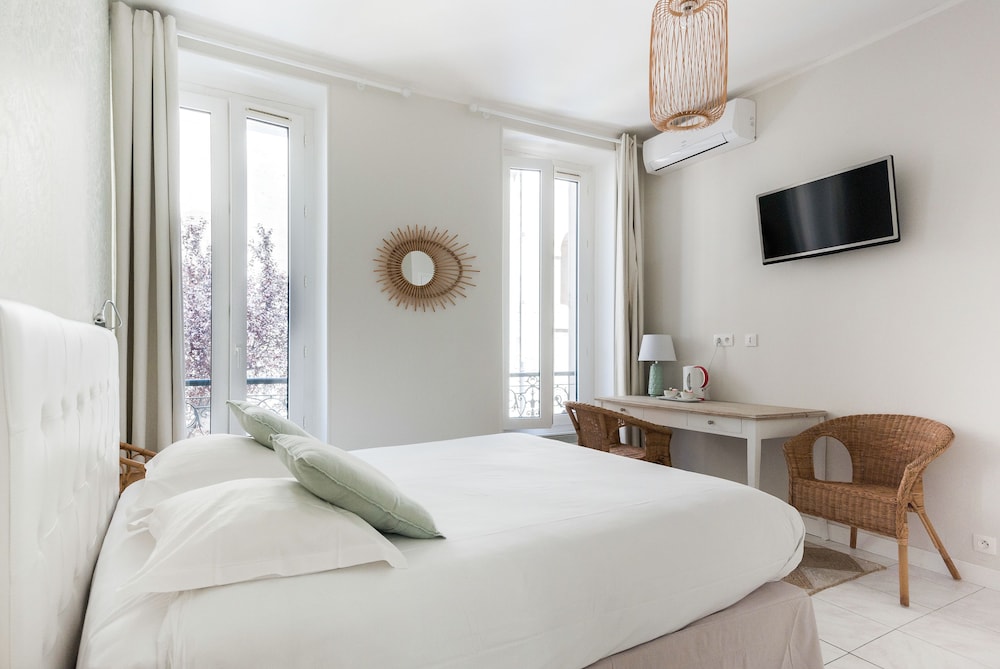 SUPERIOR, DOUBLE BED