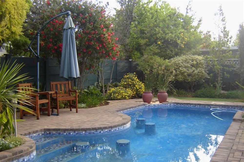 La Boheme Guesthouse 13/13