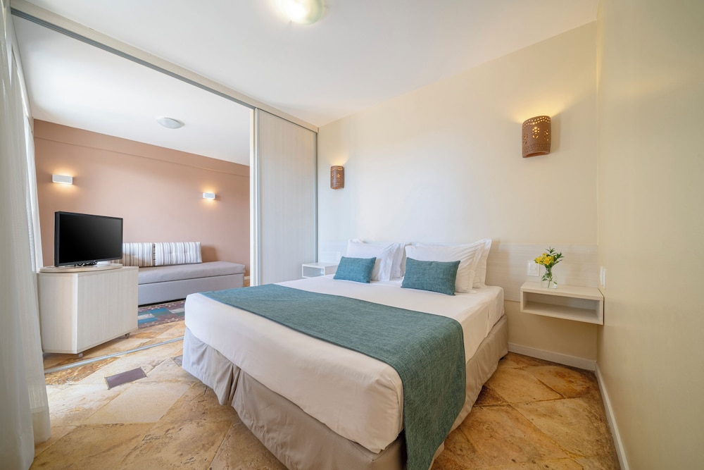 Suites Beach Park Resort 11/43