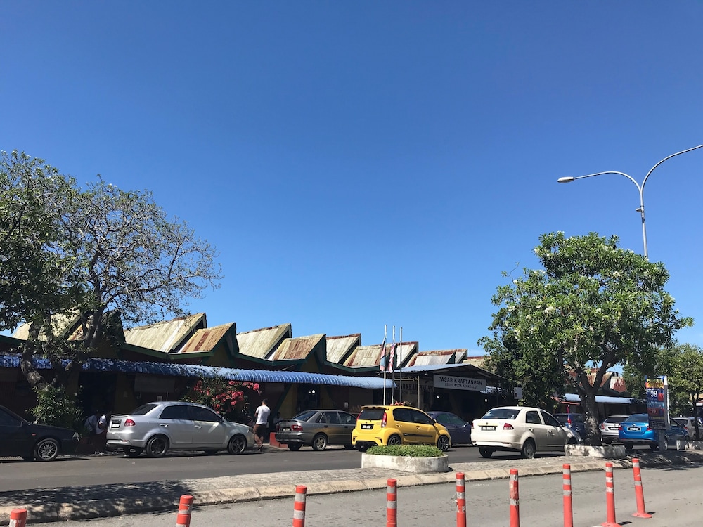 Iskandar Sinsuran Guesthouse 3/46