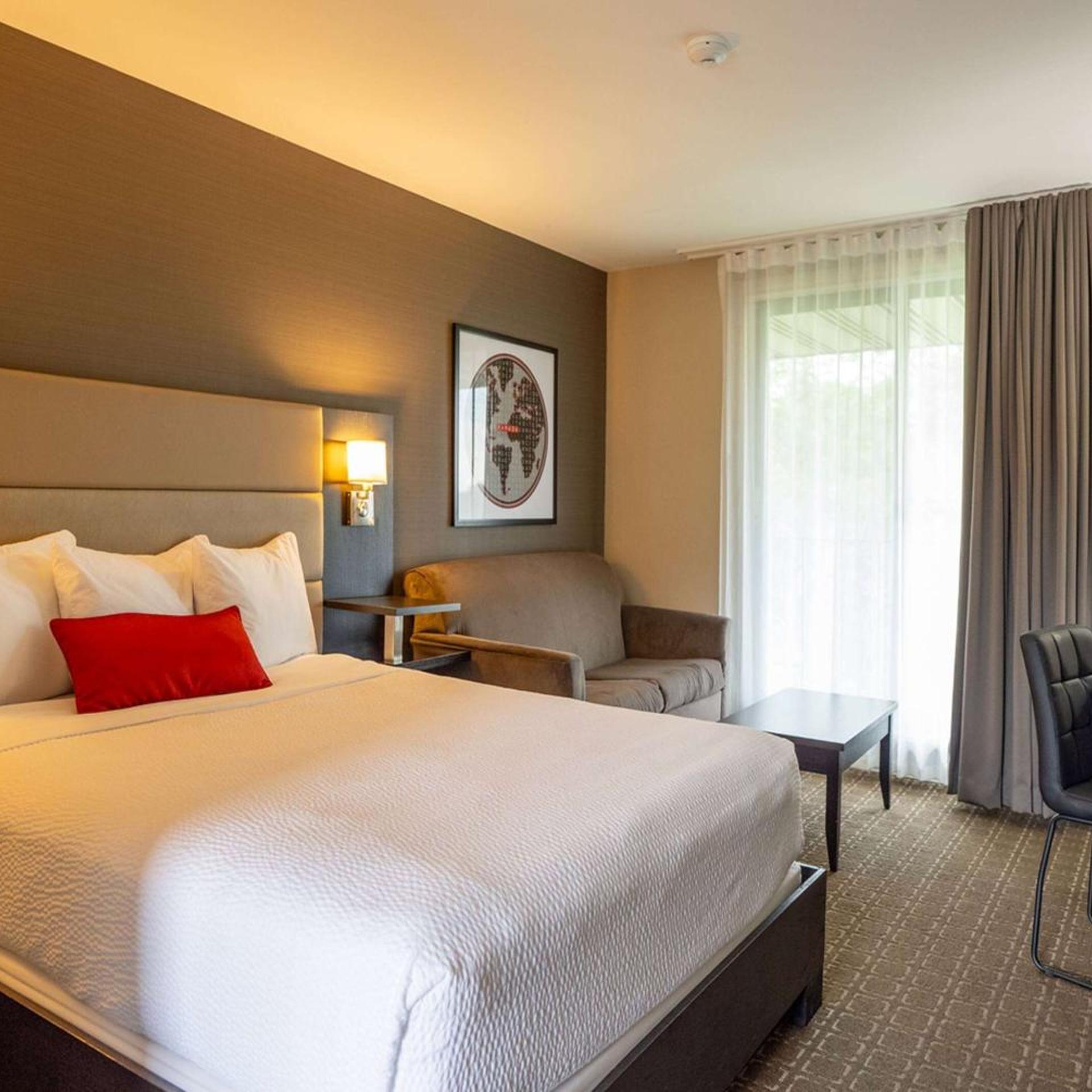 Room, Queen Bed, Water Front, Sofa