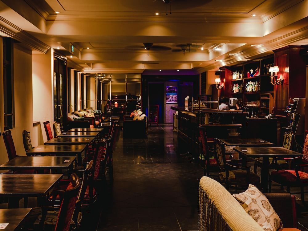 Van Cortlandt Hotel 42/48