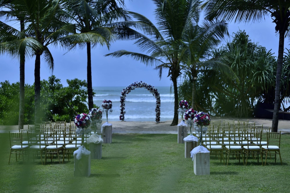 Weligama Bay Marriott Resort Spa in WELIGAMA