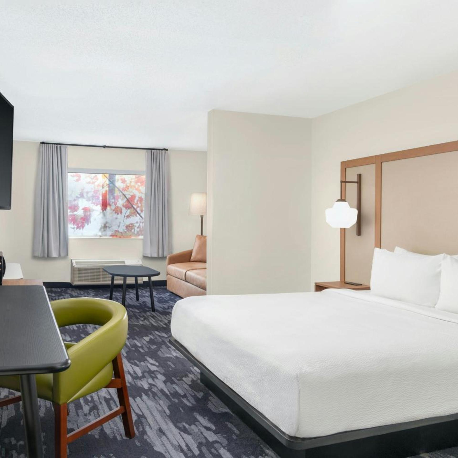 Deluxe, King Bed