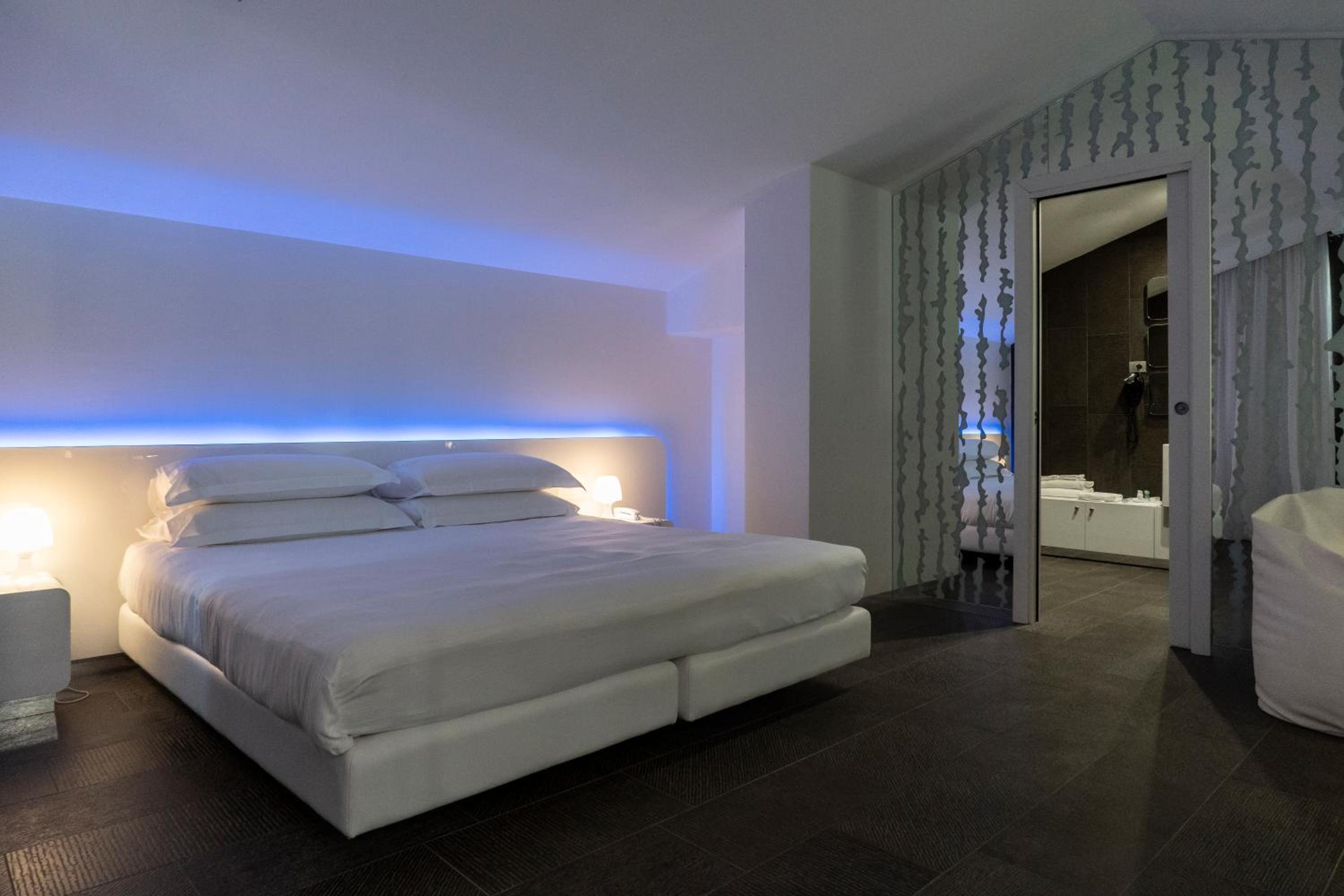 Deluxe, Suite