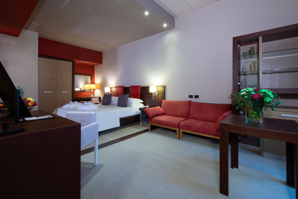 Parma and Congressi Hotel 33/77
