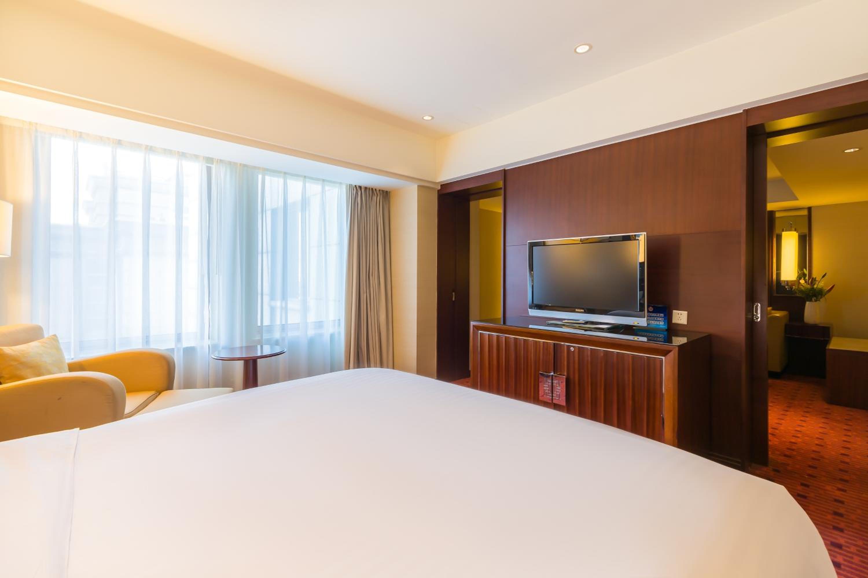 Deluxe, Suite, King Bed