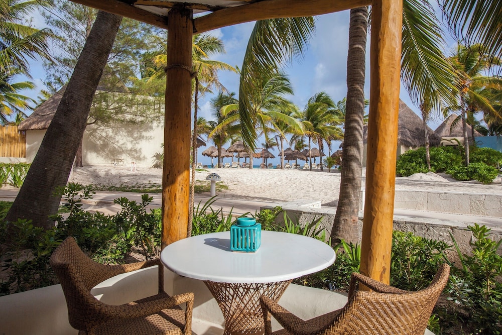 Mahekal Beach Resort 25/48