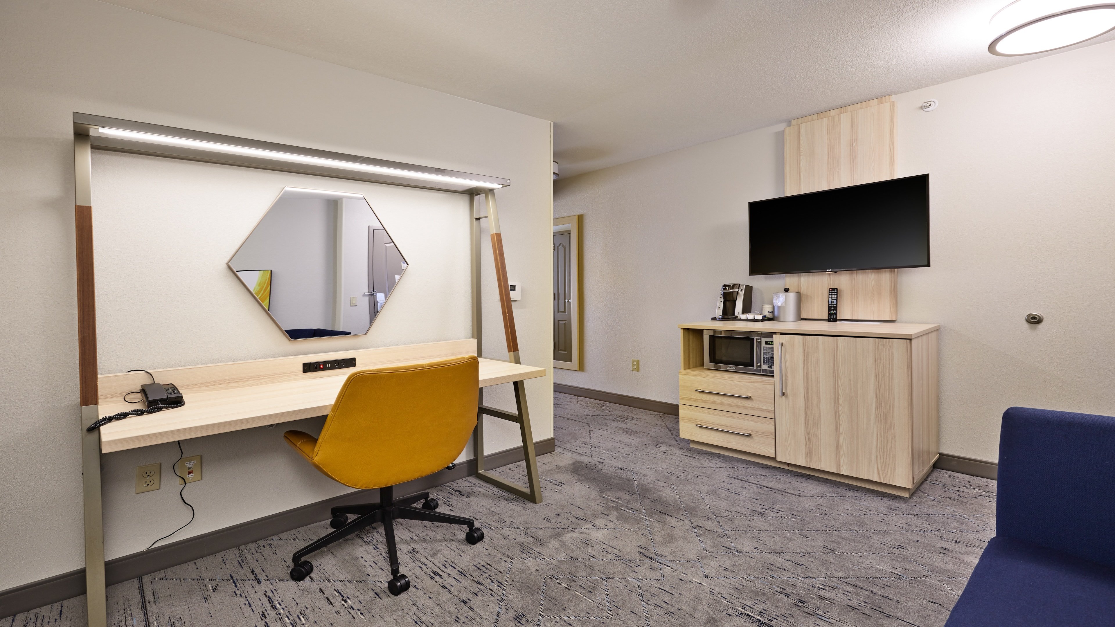 Holiday Inn Express Hotel And Suites Milwaukee Airport 67/74