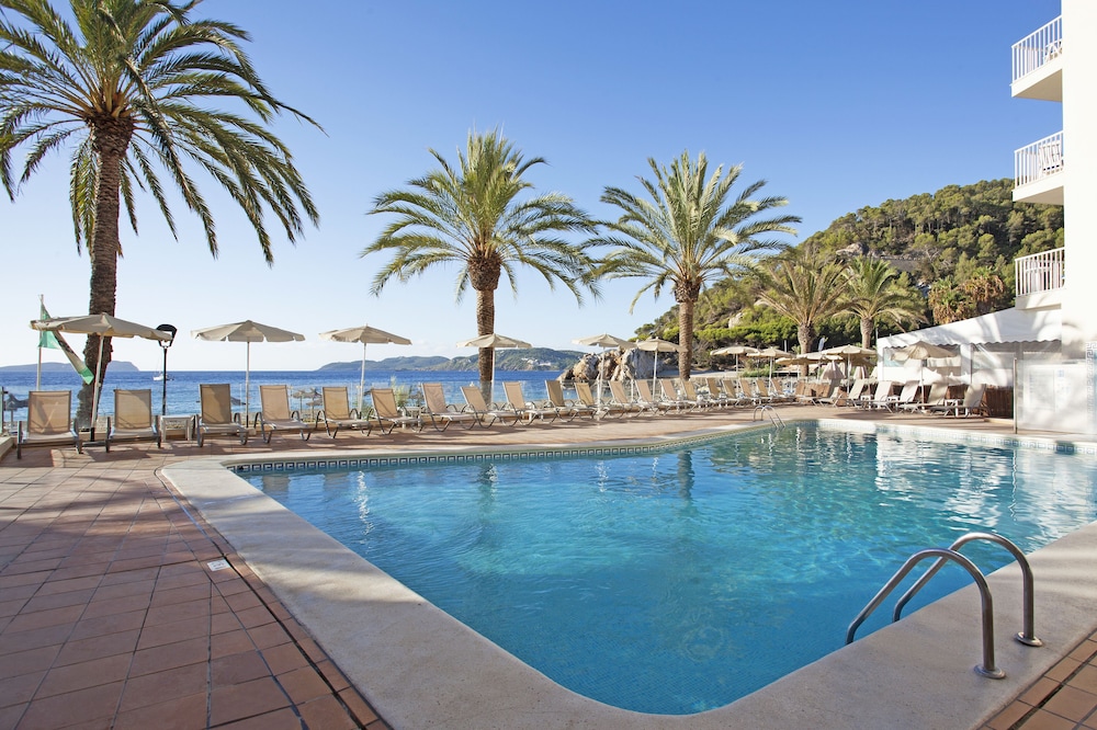 Grupotel Imperio Playa in Cala San Vicente