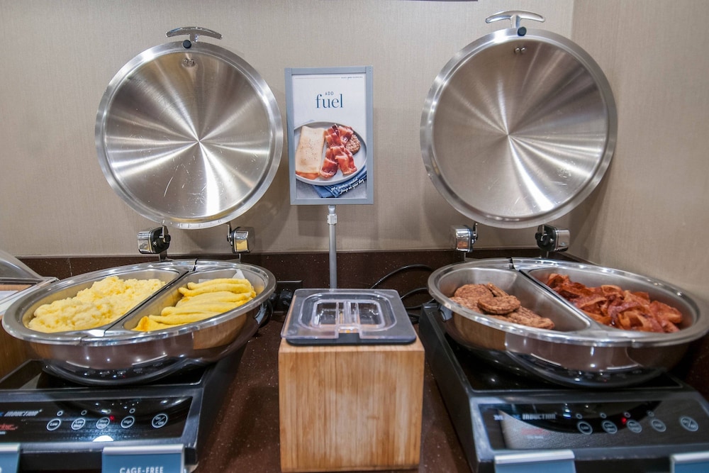 Fairfield Inn Suites Dallas Dfw Airport South Irving 38/46