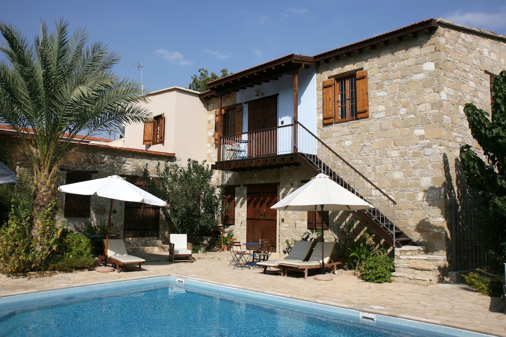 Porfyrios Country House 2/39
