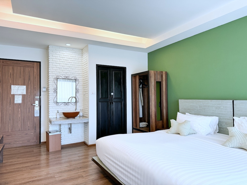 Amphawa Na Non Hotel & Spa 10/57