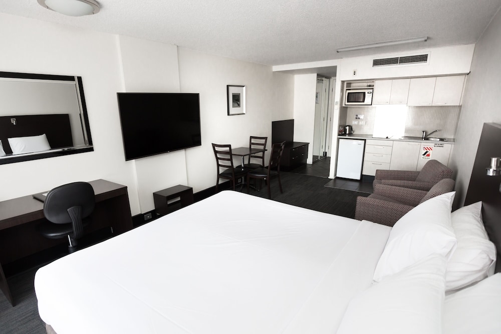 St Ives Apartments 12/56