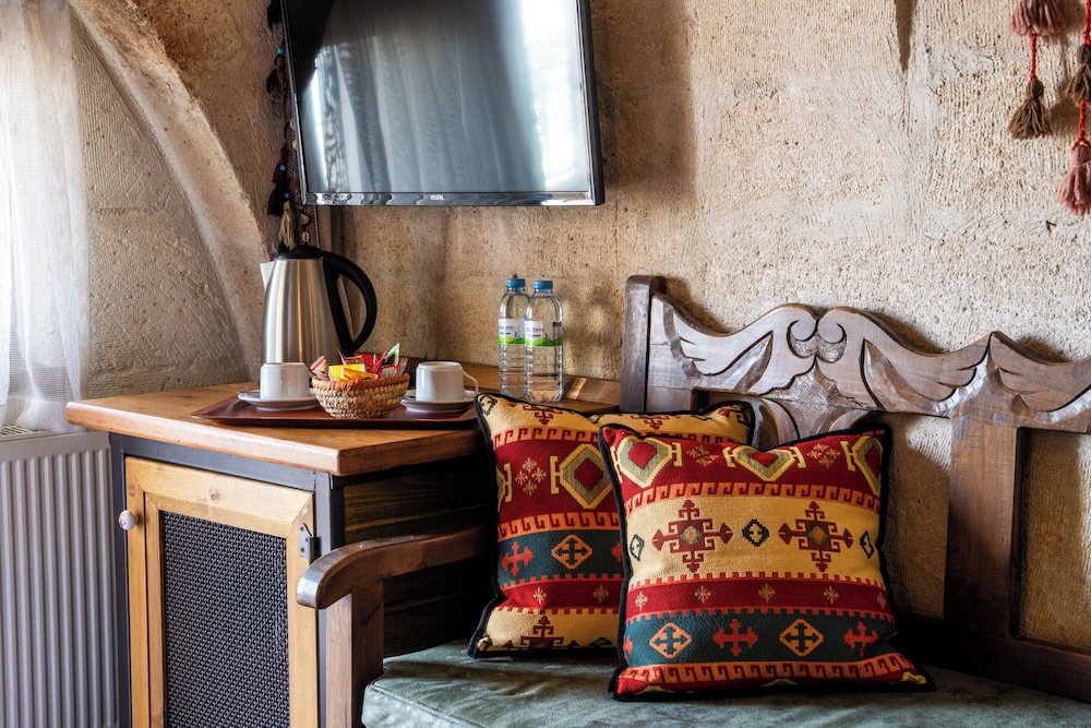 Tulip Cave Suites 9/48