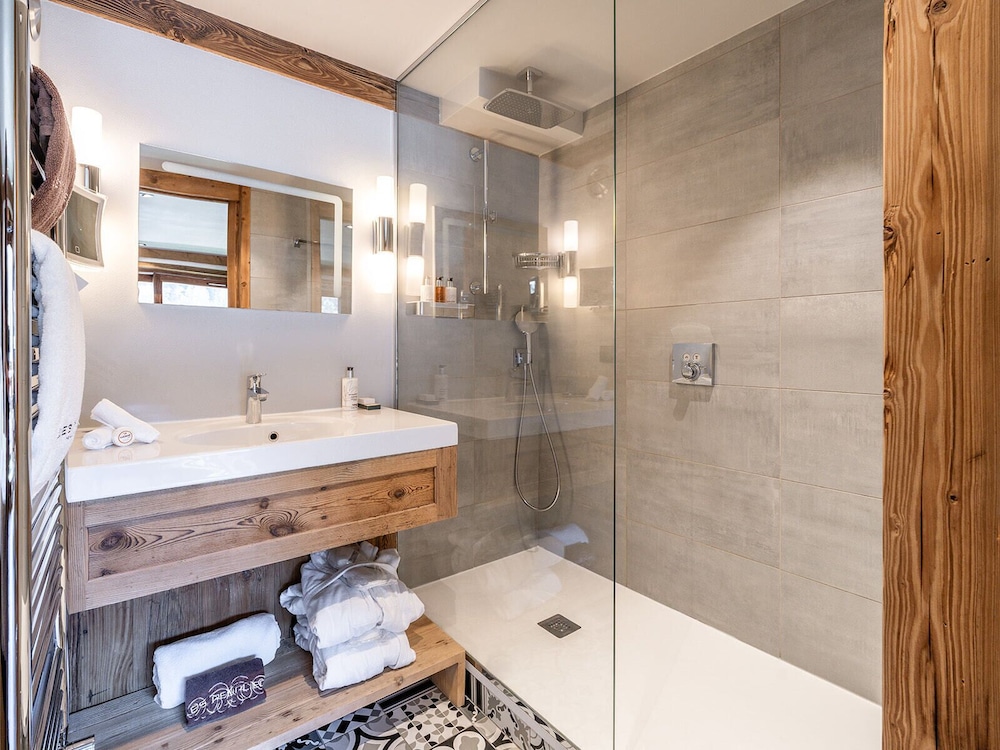 Les Peupliers Hotel 40/42