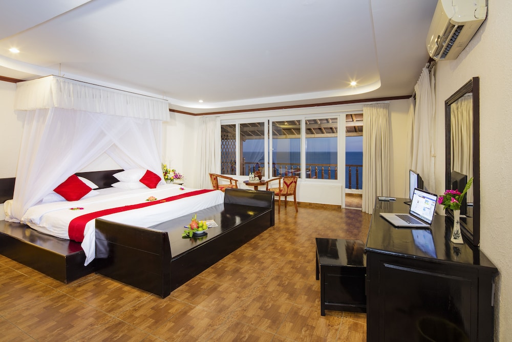 Rock Water Bay Beach Resort &amp; Spa 12/50
