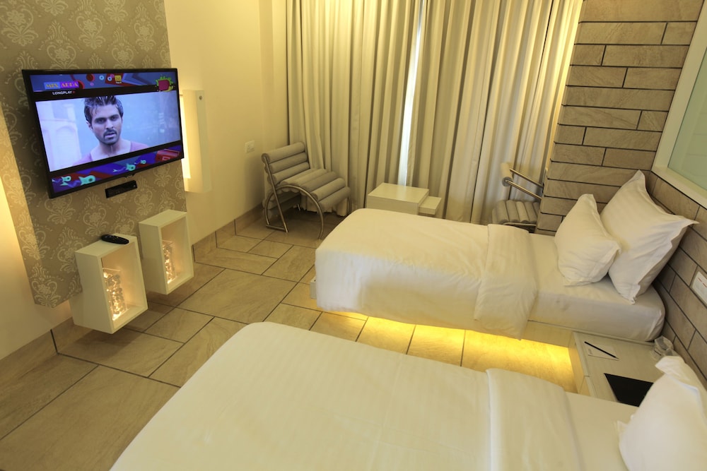 Hotel El Dorado 16/50