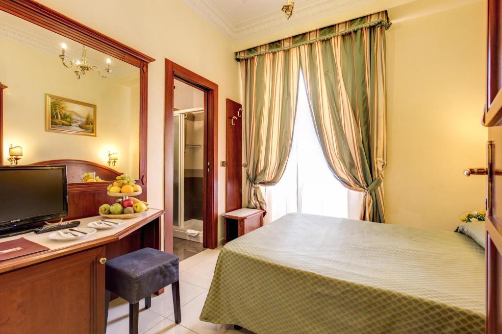 غرفة رباعية بسريرين كوين، Hotel Contilia 4/5
