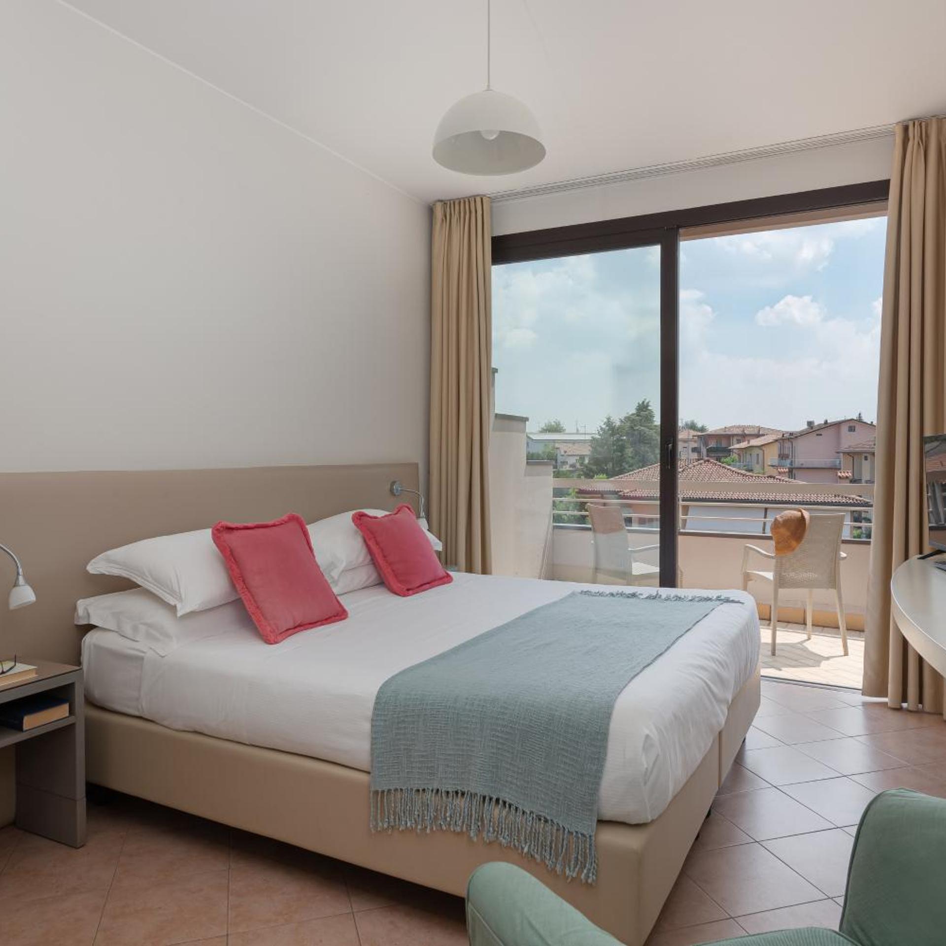 2 Bedrooms, Apartment