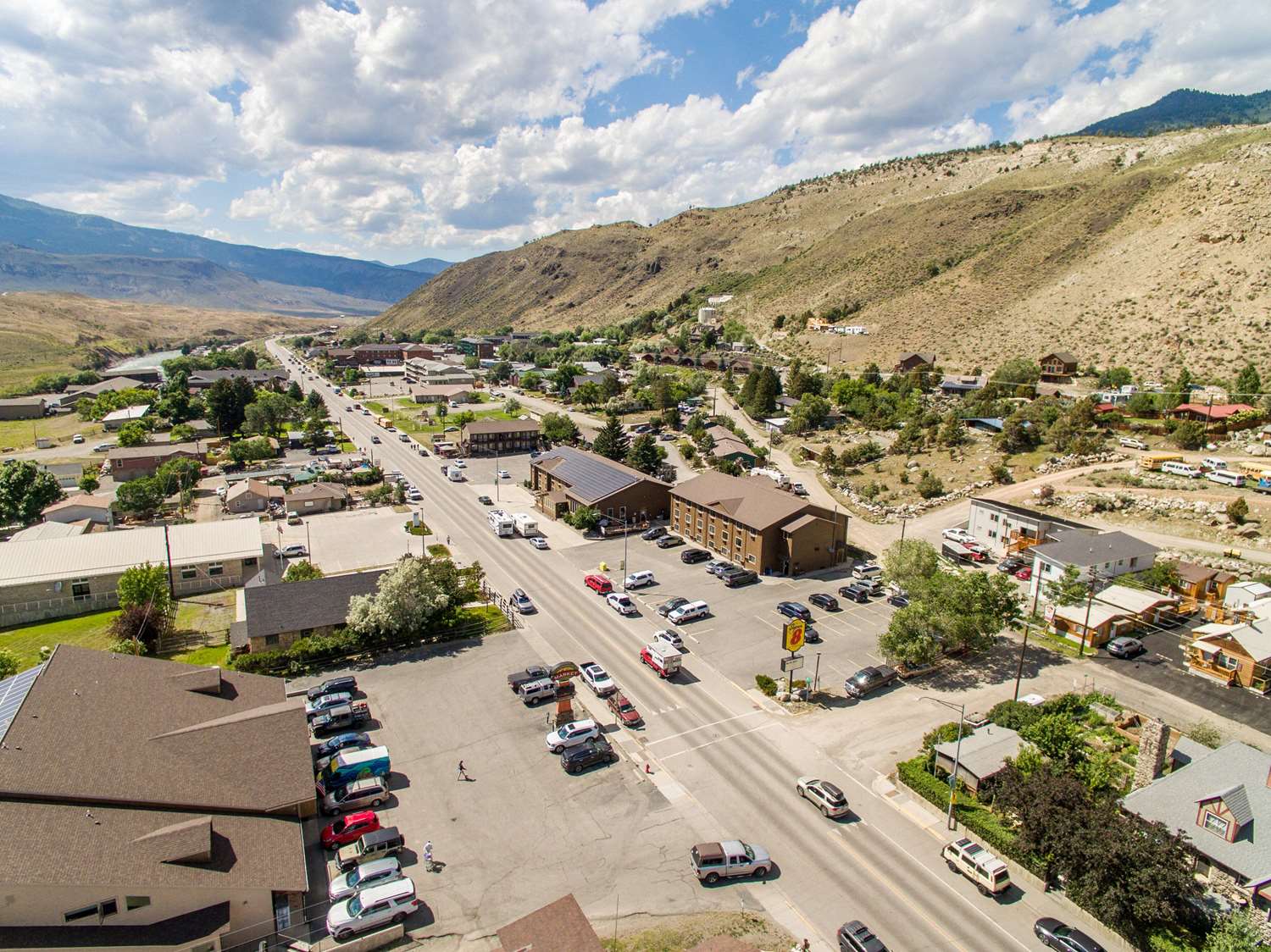 Super 8 By Wyndham Gardiner/Yellowstone Park Area 51/57