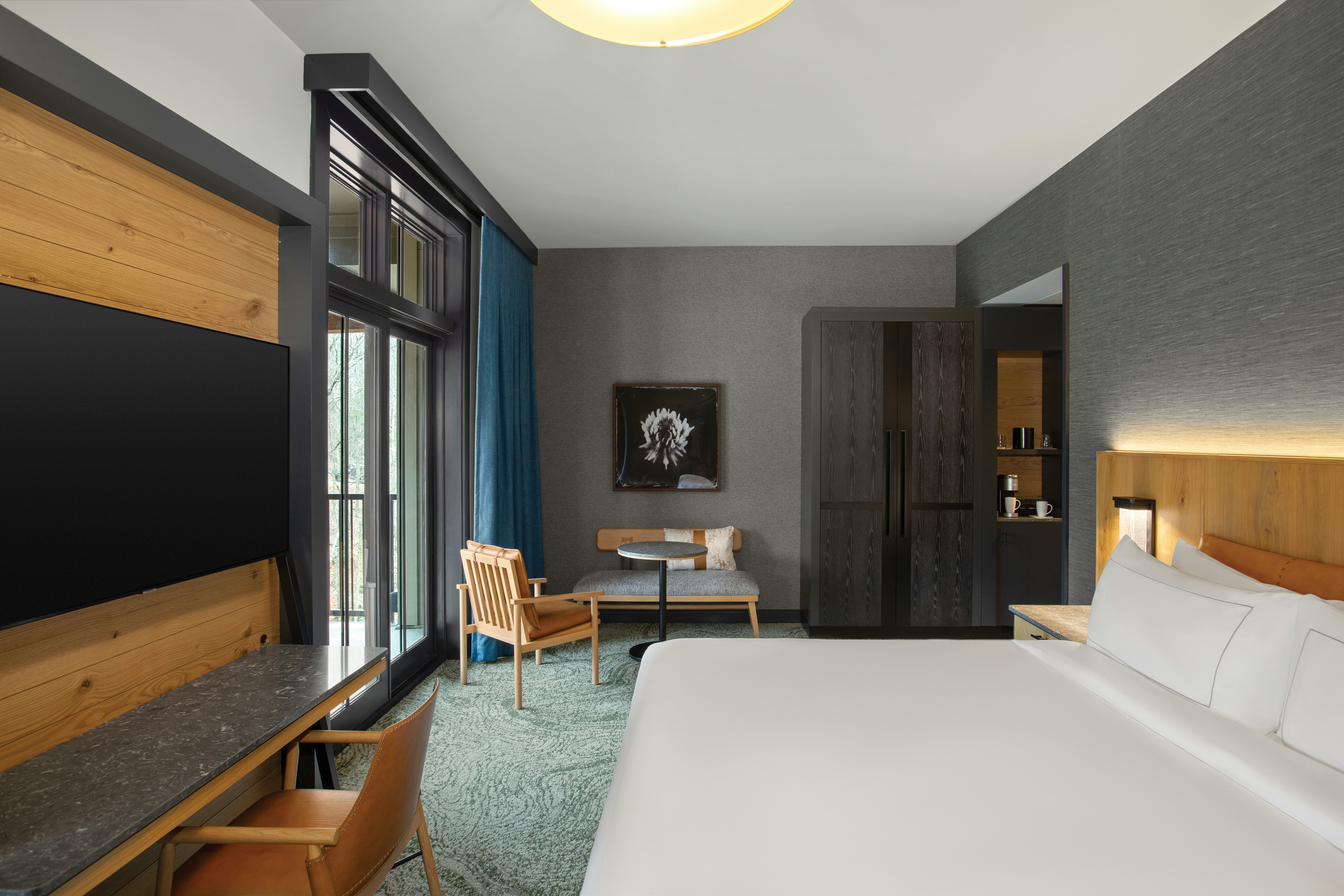 Room, King Bed, Resort View, Balcony