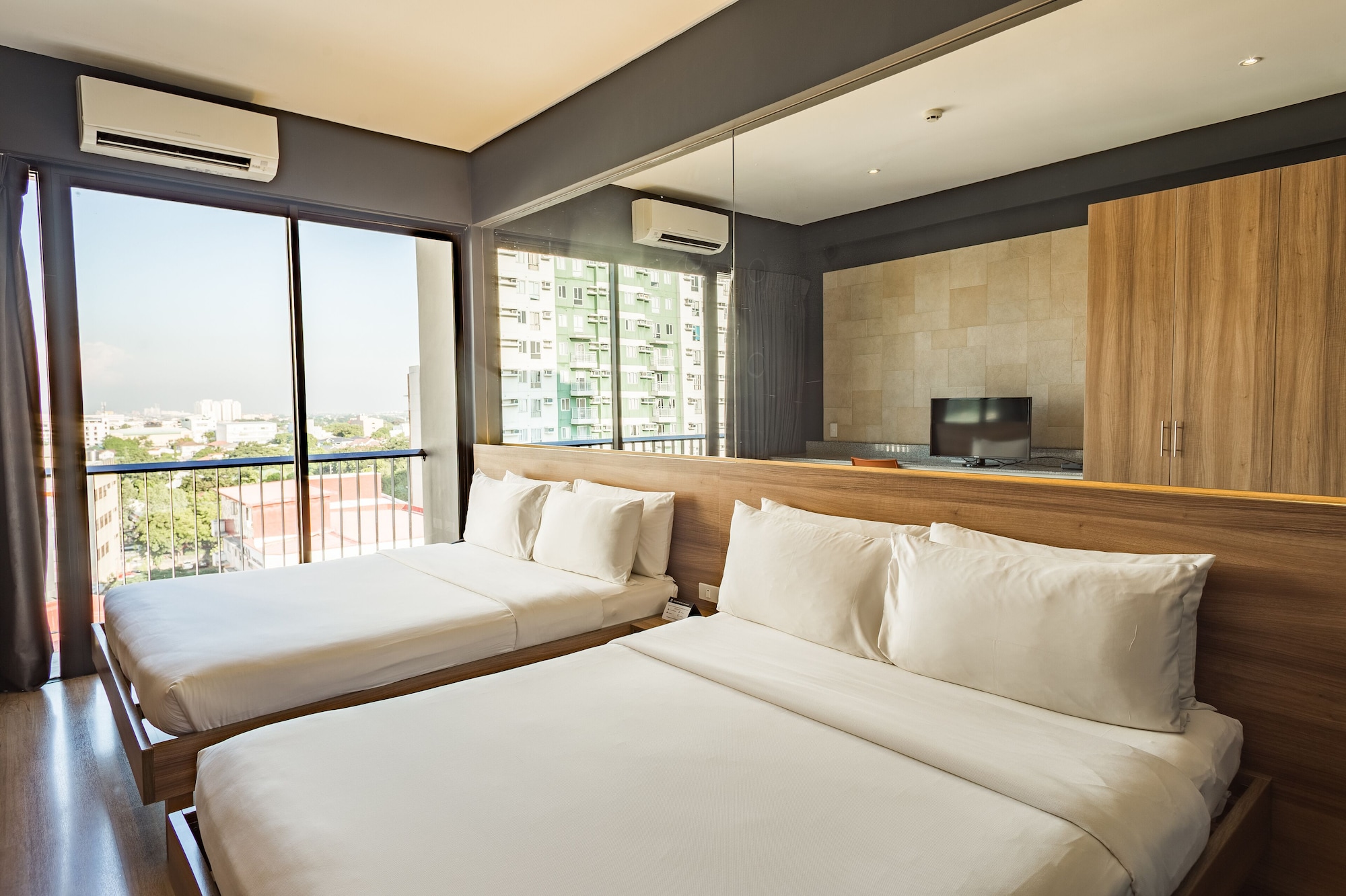 STANDARD, 2 QUEEN BEDS