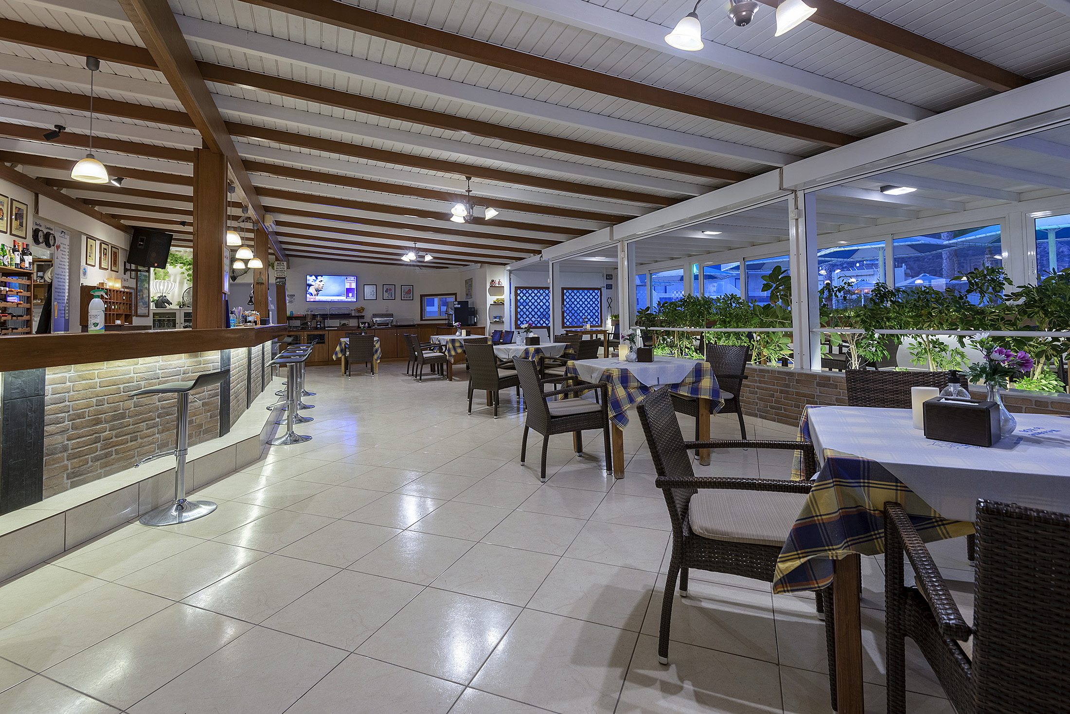 Mammis Beach Hotel 47/63