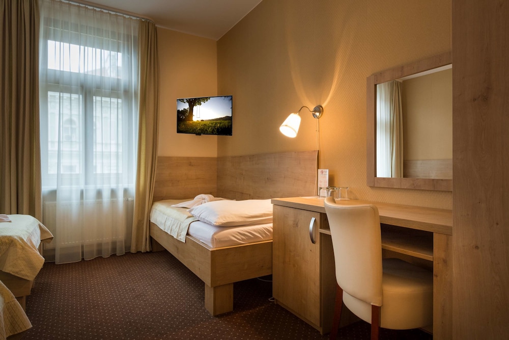 غرفة سوبيريور ثلاثية بسرير مزدوج وسرير فردي، Prague Centre Superior Hotel 8/10
