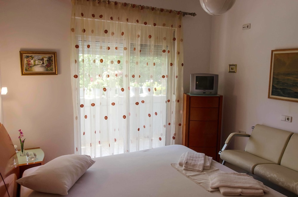 Graziella Apartments 36/51