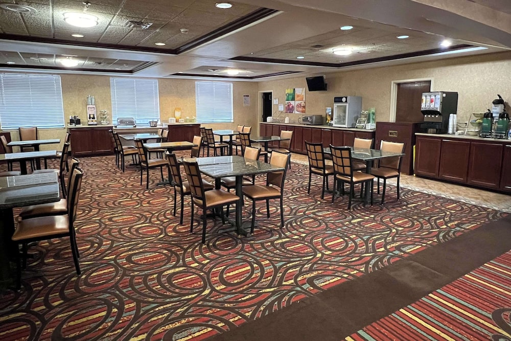 Quality Suites Midland North Loop 250 46/63