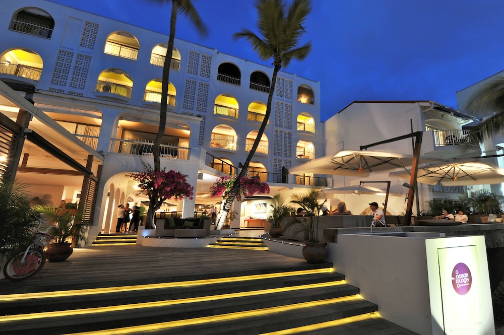 Holland House Beach Hotel 3/45