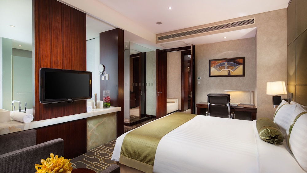 Crowne Plaza Shanghai Jinxiu by IHG 27/74