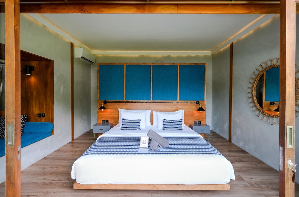 ROOM, DOUBLE BED
