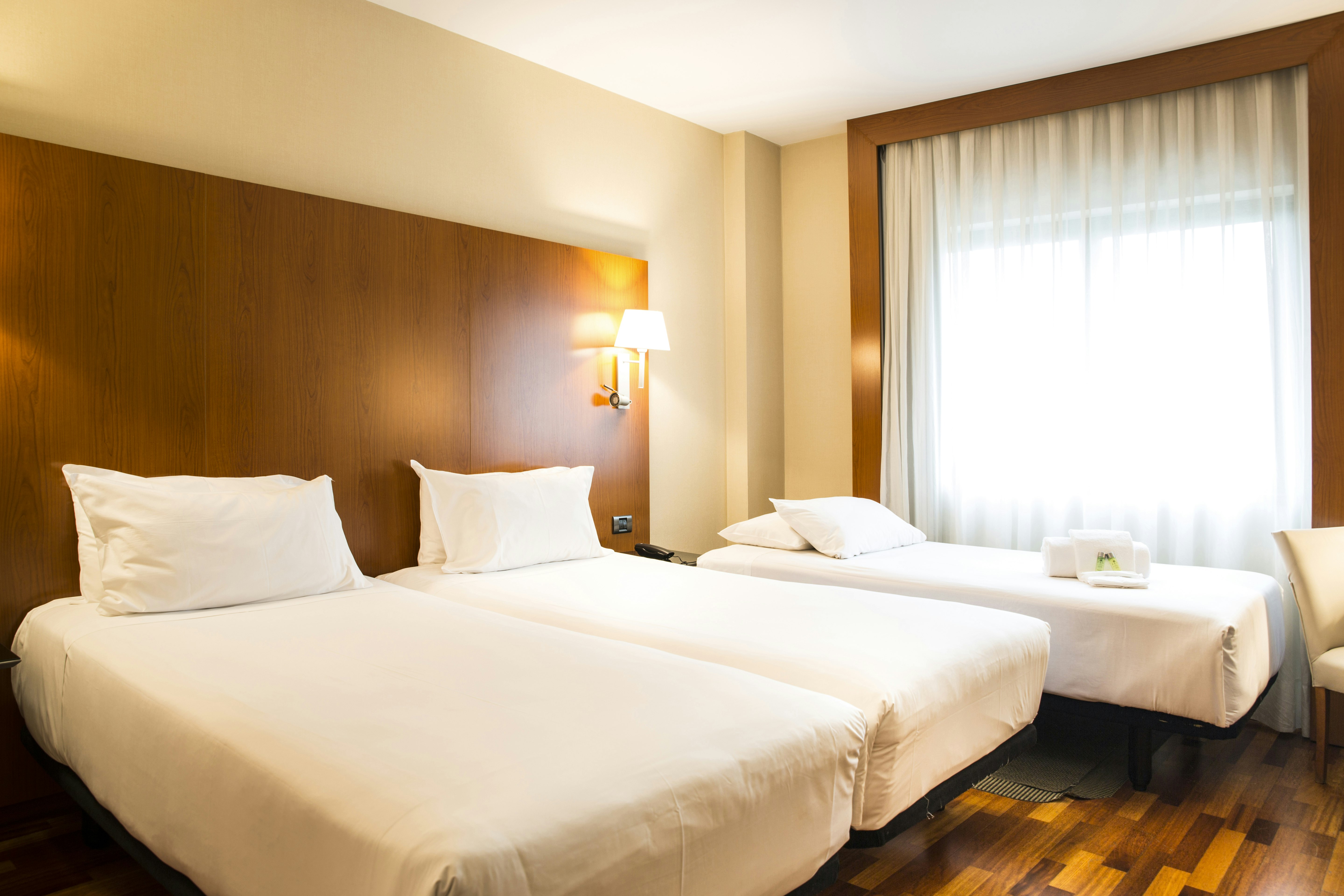 CLASSIC, TWIN BEDS, WITH EXTRA BED