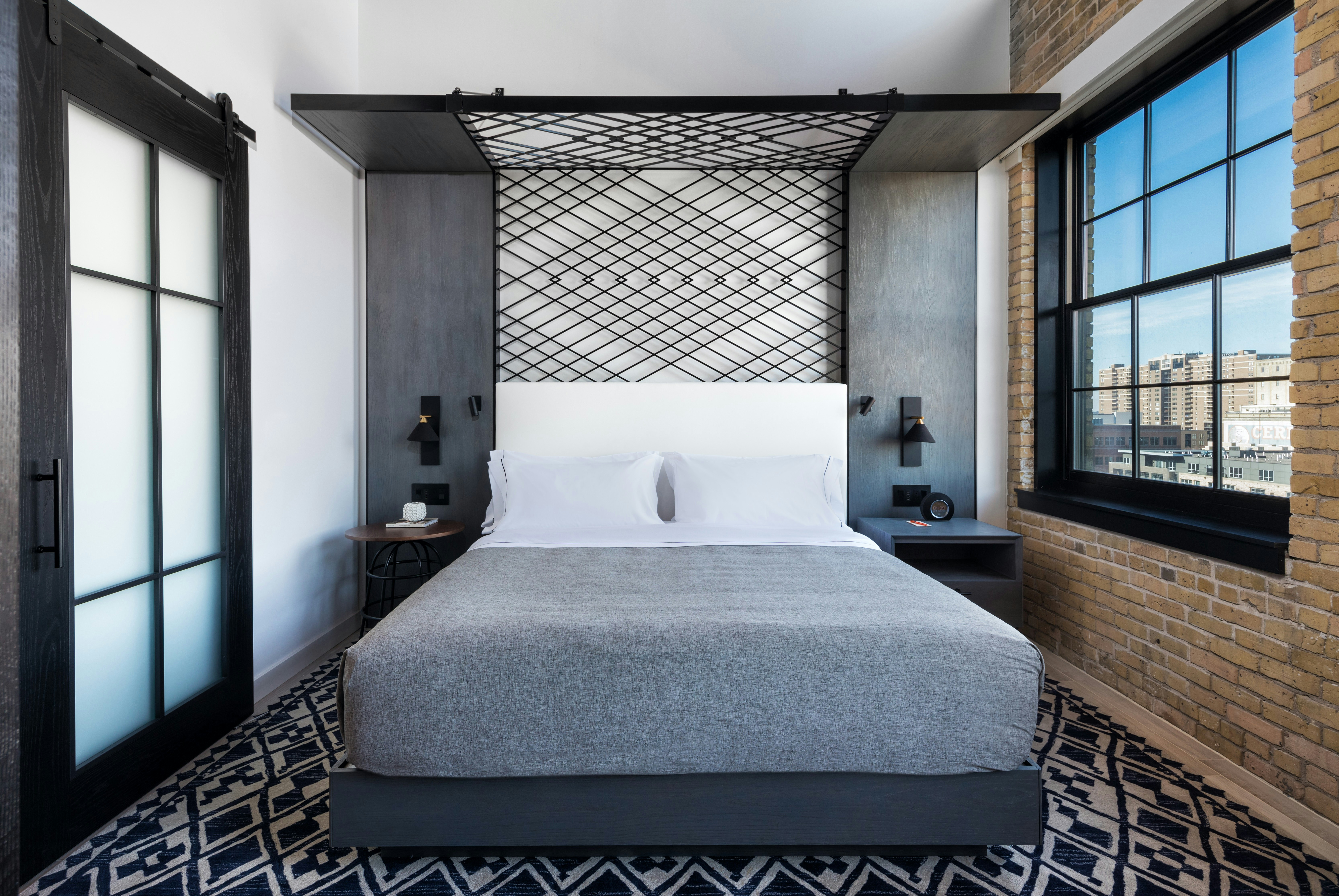 1 BEDROOM, SUITE, KING BED