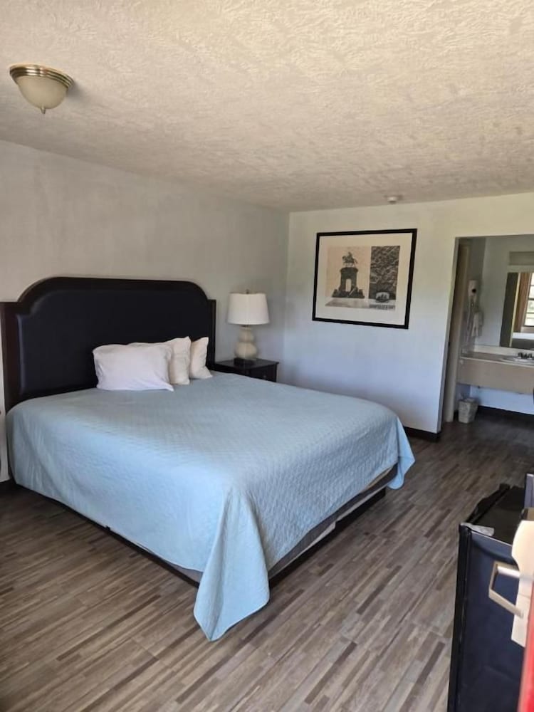 Best Price Motel & Suites 25/56