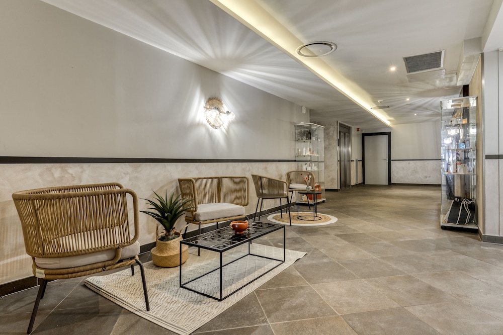 Zenitude Hotel la Valadière, an Ascend Collection Hotel 42/62
