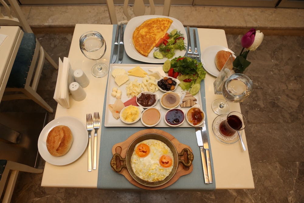 Grand Nora Hotel 32/49